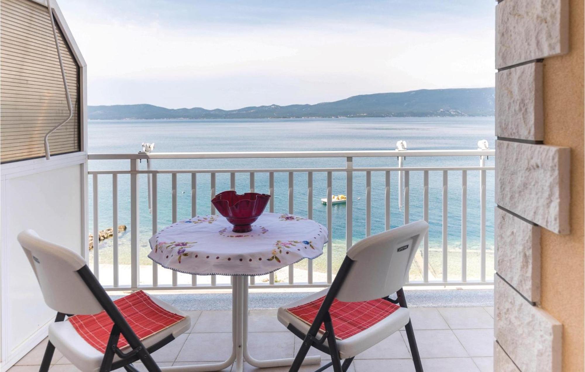 Awesome Apartment In Duba With Wifi Bagian luar foto