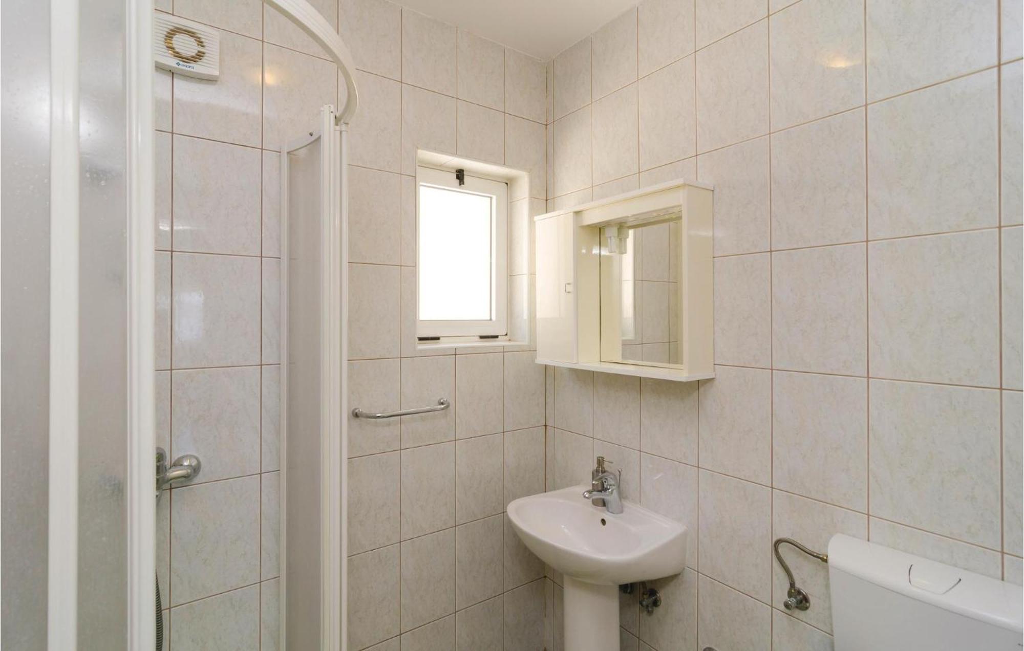 Awesome Apartment In Duba With Wifi Bagian luar foto